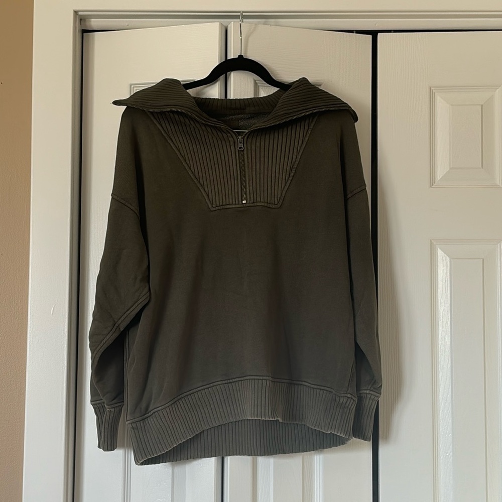Aerie, Baggy, Olive-Green, Quarter-zip, U.S. Medium. Loungewear/ Casual.